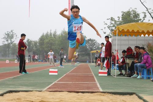 飞跃李烨