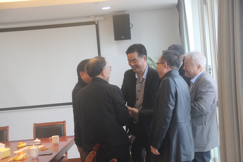 老师见面握手4